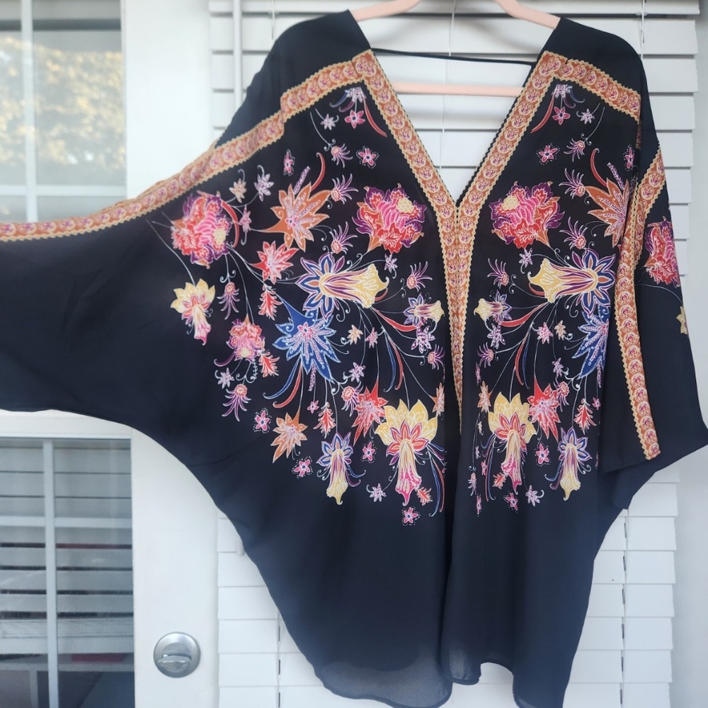 Rose + Olive V-Neck Dolman Sleeve Black Multi Floral Print Top Blouse Tunic -S